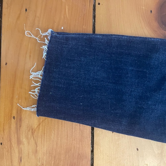 Banana Republic jeans with frayed ankles - Picture 8 of 9